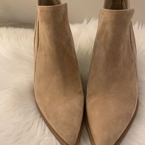 Vince Camuto Bootie size 8.5